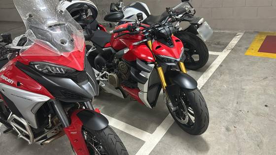 DUCATI STREETFIGHTER V4 S 